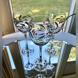 SET/3, VINTAGE,HOLIDAY RED WINE GLASSES. HAND PAINTED,WINTER RED BERRIES &HOLLY